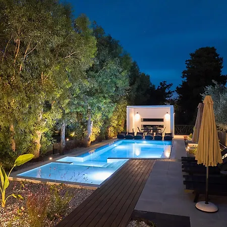 Villa Smaris Collection